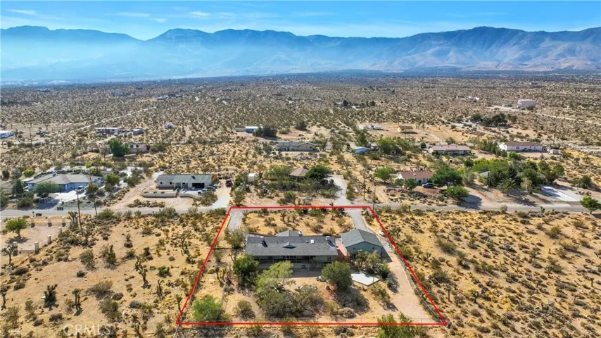 32320 Sapphire Road, Lucerne Valley, California 92356