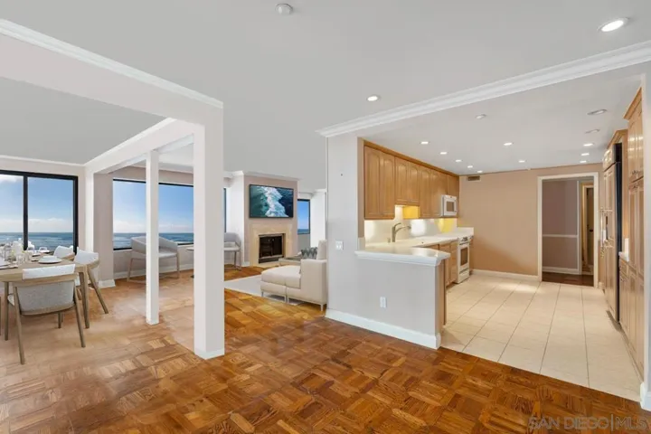 100 Coast Blvd 308, La Jolla, California 92037
