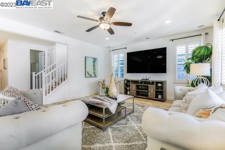 304 W Wyatt Dr, Mountain House, California 95391