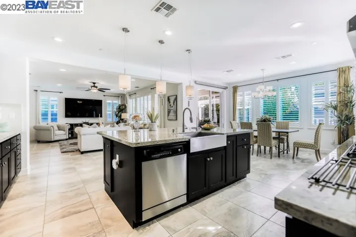 304 W Wyatt Dr, Mountain House, California 95391