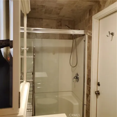 STUDIO BATHROOM
