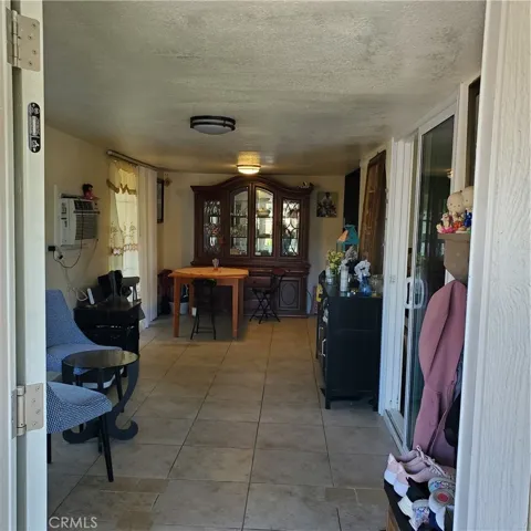 LIVING ROOM AREA