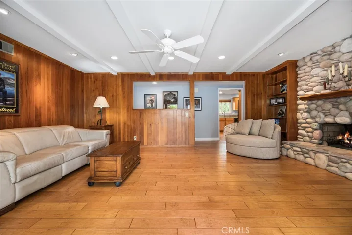 1017 E Walnut Avenue, Orange, California 92867
