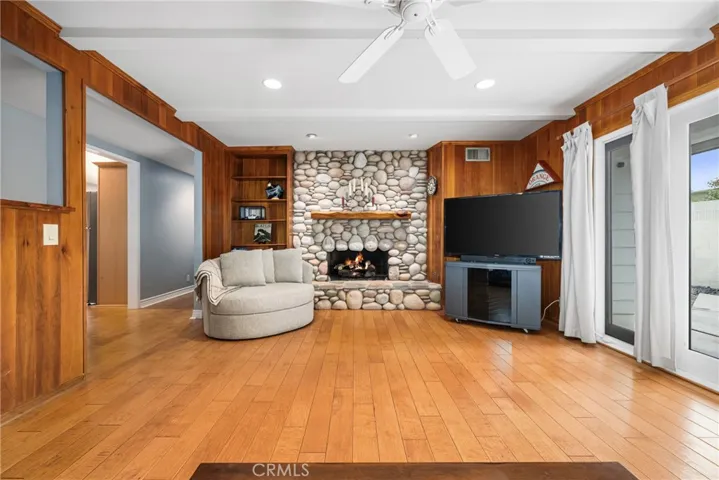 1017 E Walnut Avenue, Orange, California 92867