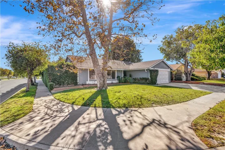 Excellent Corner location, family neighborhood.