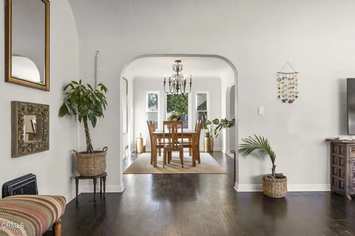 13-web-or-mls-UpmarketMedia-312NBrent-81