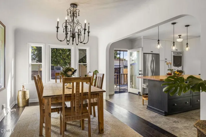 14-web-or-mls-UpmarketMedia-312NBrent-84
