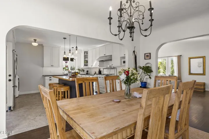 15-web-or-mls-UpmarketMedia-312NBrent-87