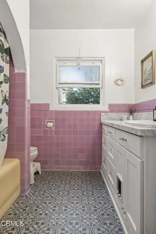 36-web-or-mls-UpmarketMedia-312NBrent-27