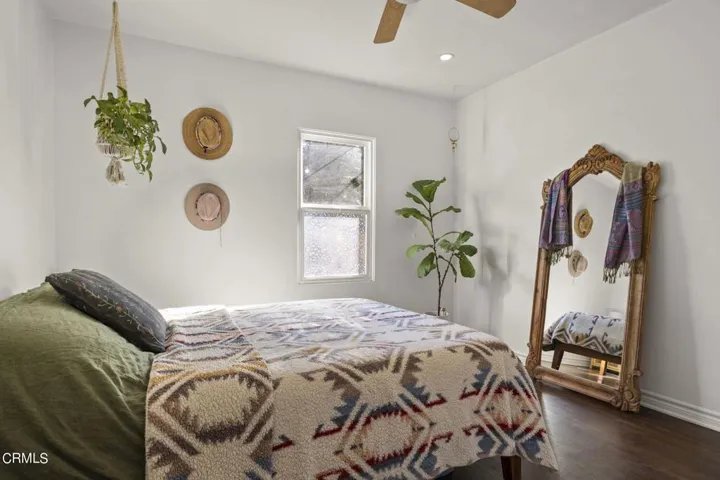 30-web-or-mls-UpmarketMedia-312NBrent-6
