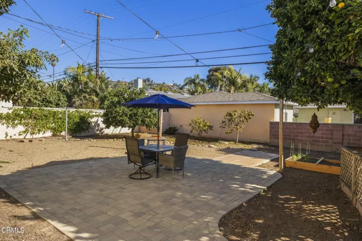 42-web-or-mls-UpmarketMedia-312NBrent-13