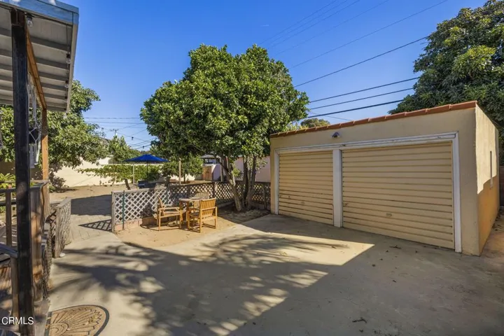 41-web-or-mls-UpmarketMedia-312NBrent-14