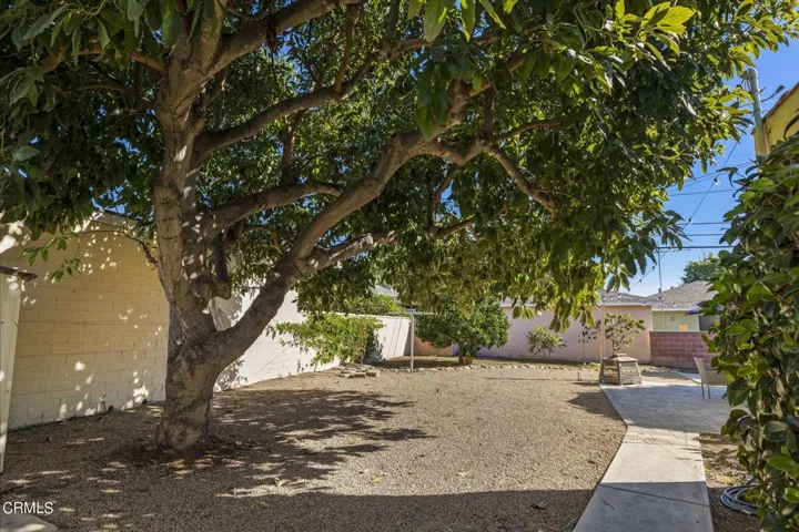 48-web-or-mls-UpmarketMedia-312NBrent-11