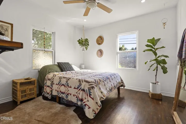 29-web-or-mls-UpmarketMedia-312NBrent-3