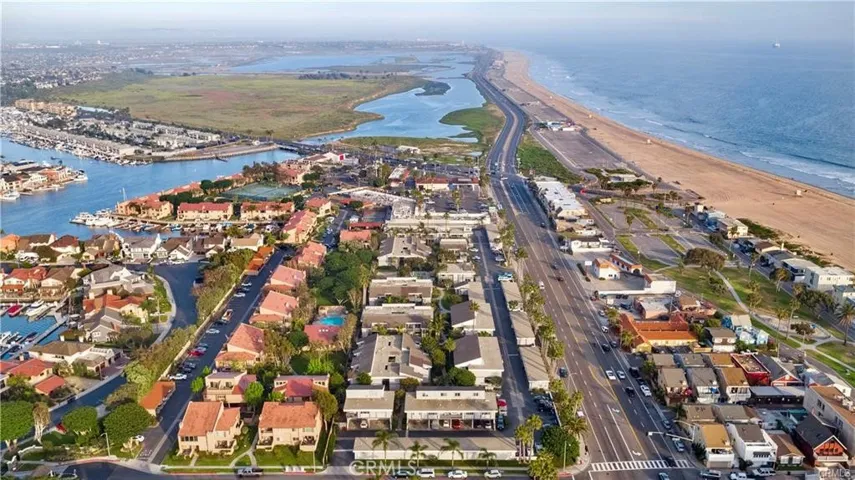 Walking distance to the wetlands