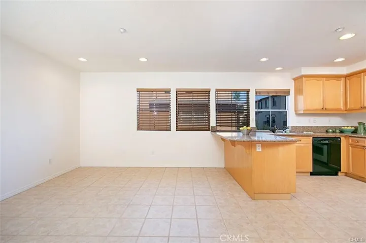 34 Bonsall 127, Irvine, California 92602