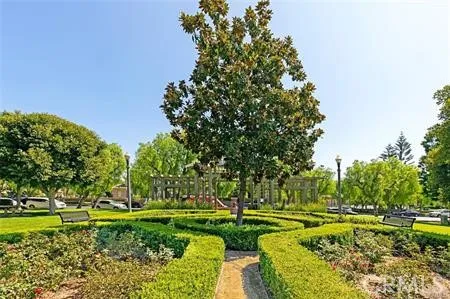 34 Bonsall 127, Irvine, California 92602