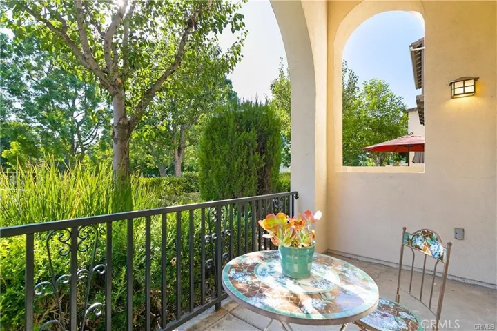 34 Bonsall 127, Irvine, California 92602