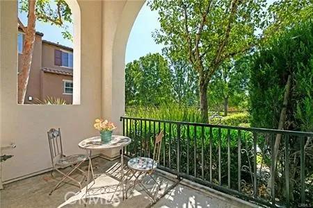 34 Bonsall 127, Irvine, California 92602