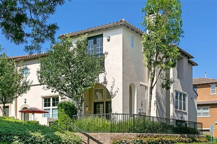 34 Bonsall 127, Irvine, California 92602