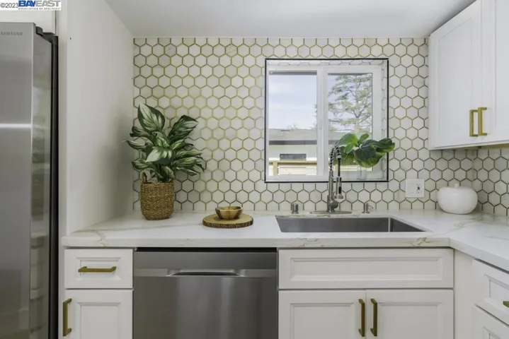 1164 Ebener St, Redwood City, California 94061