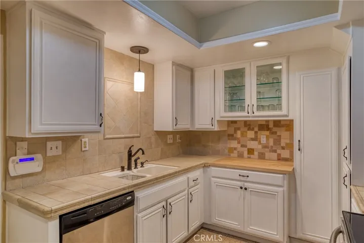 8221 Mason Avenue E, Winnetka, California 91306