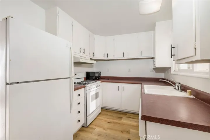 211 Shell Street, Manhattan Beach, California 90266