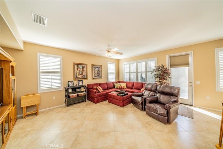 649 Price Drive, Hemet, California 92545
