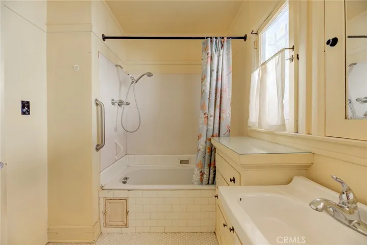 2948 S Norton Avenue, Los Angeles, California 90018