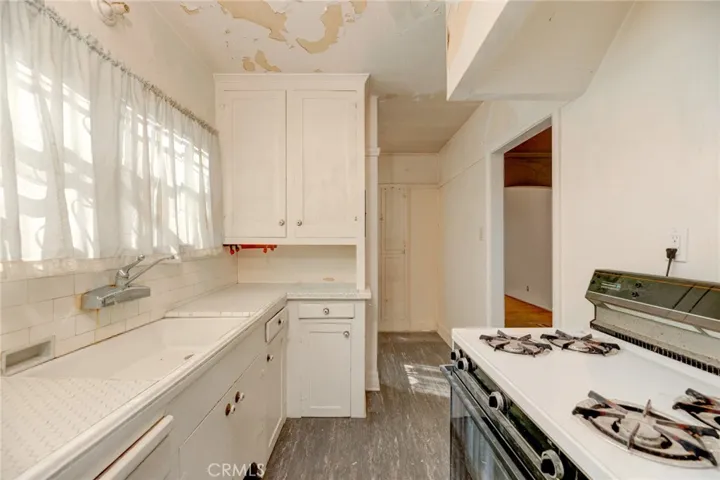 2948 S Norton Avenue, Los Angeles, California 90018