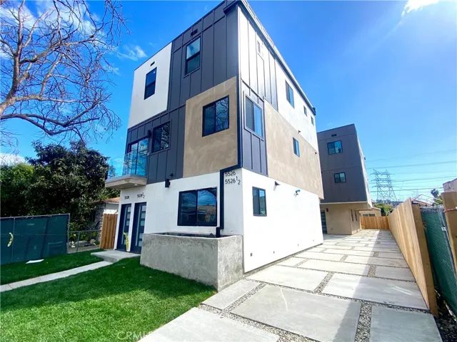 5526 Blackwelder Street, Los Angeles, California 90016