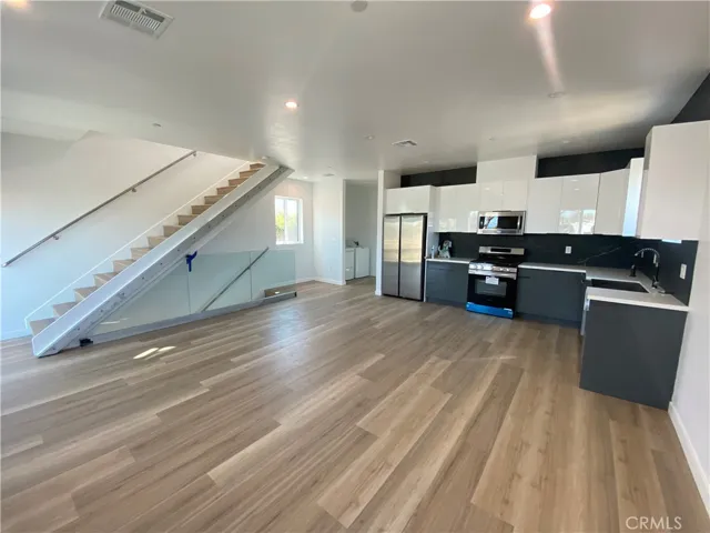 5526 Blackwelder Street, Los Angeles, California 90016