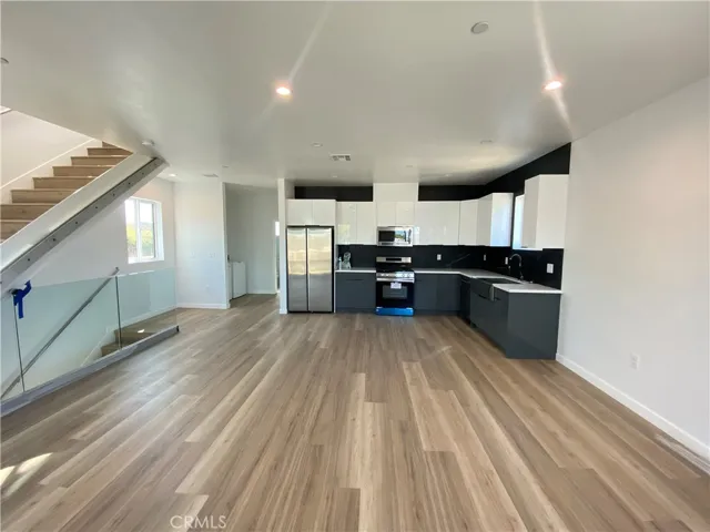 5526 Blackwelder Street, Los Angeles, California 90016