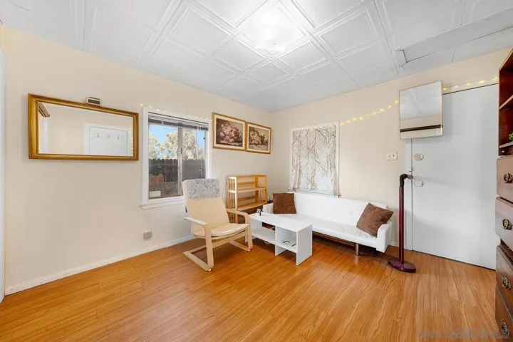 1006 W Lakeshore Dr, Lake Elsinore, California 92530