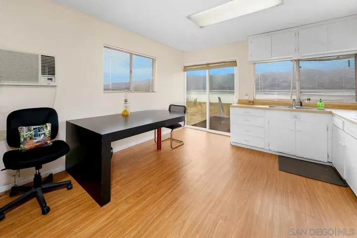 1006 W Lakeshore Dr, Lake Elsinore, California 92530
