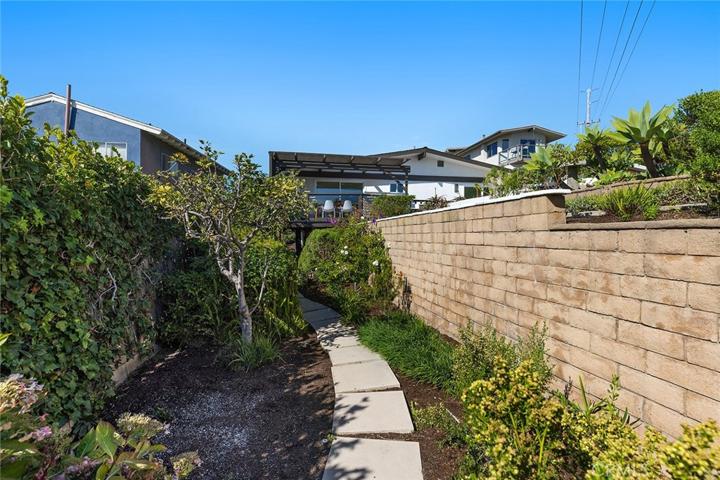 122 Avenida Cota, San Clemente, California 92672