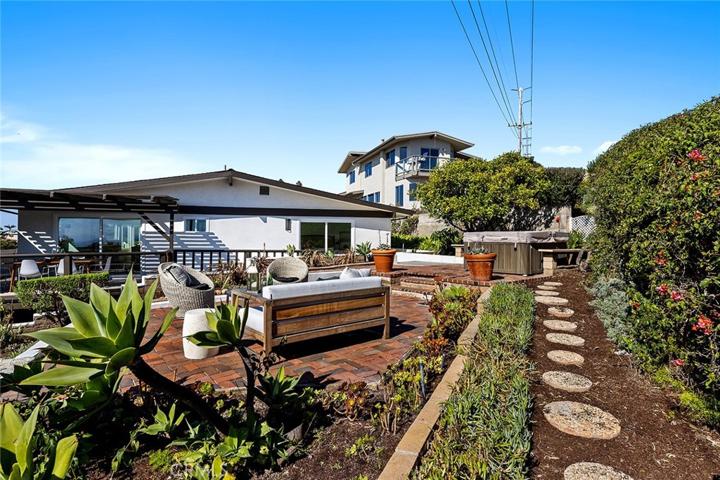 122 Avenida Cota, San Clemente, California 92672