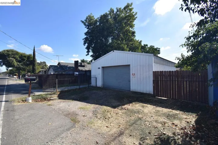 2236 Robindale Ave, Stockton, California 95205