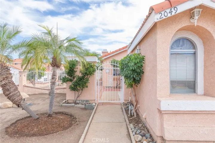 2049 London Way, Corona, California 92882