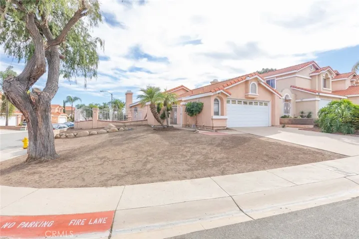 2049 London Way, Corona, California 92882