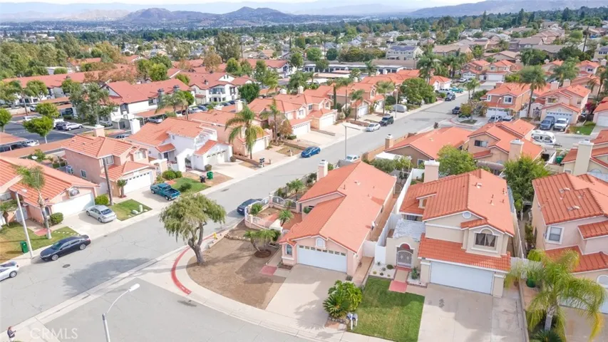 2049 London Way, Corona, California 92882