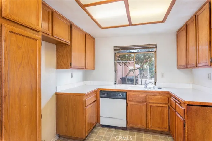 2049 London Way, Corona, California 92882