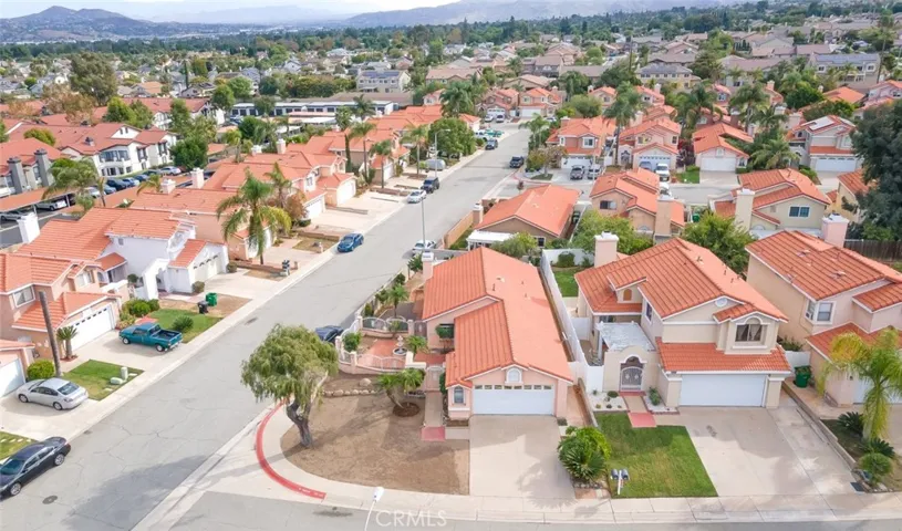 2049 London Way, Corona, California 92882