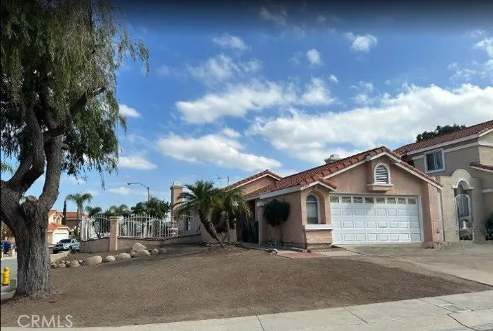 2049 London Way, Corona, California 92882