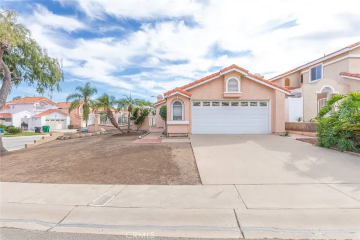 2049 London Way, Corona, California 92882