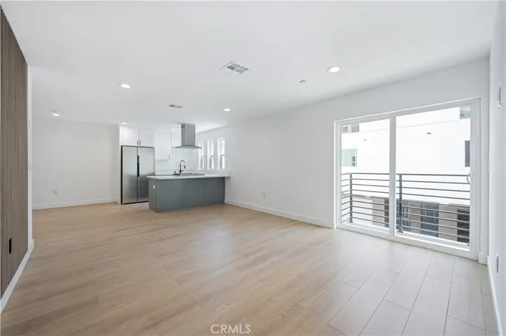 7308 Independence Avenue, Canoga Park, California 91303