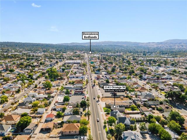 Proximity to Downtown Redlands!