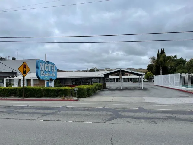 110 San Felipe Road, Hollister, California 95023