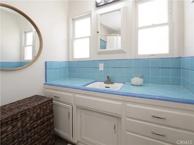 720 26th Street, Manhattan Beach, California 90266