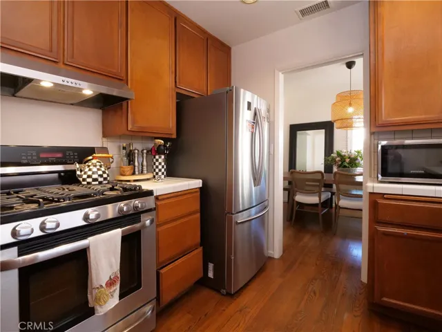 720 26th Street, Manhattan Beach, California 90266